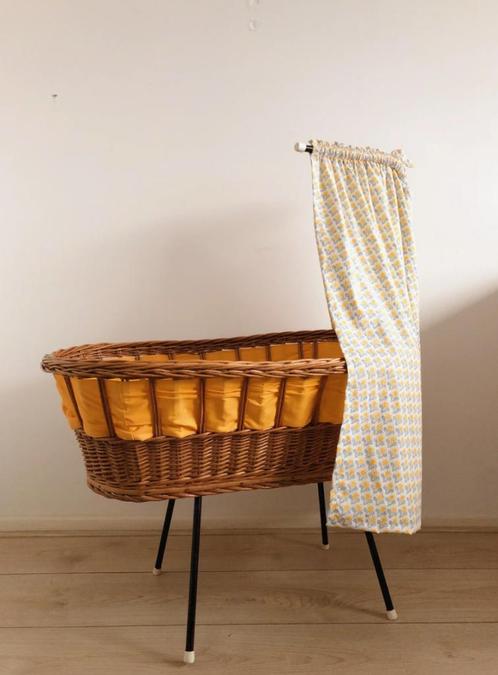 VINTAGE POPPENWIEG | ROHÉ NOORDWOLDE, Kinderen en Baby's, Speelgoed | Poppen, Zo goed als nieuw, Babypop, Ophalen of Verzenden