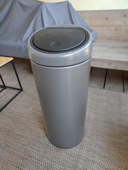 Brabantia touch bin prullenbak, Huis en Inrichting, Woonaccessoires | Prullenbakken, Gebruikt, Rvs, 50 tot 75 cm, 20 tot 30 liter
