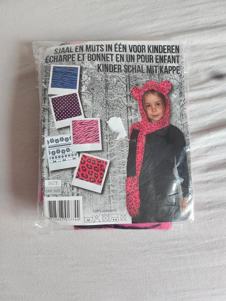 Vrolijke sjaal en muts in 1 voor kinderen - NIEUW, Kinderen en Baby's, Kinderkleding | Mutsen, Sjaals en Handschoenen, Nieuw, Setje
