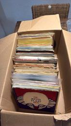 Doos met singeltjes. Vastelaovend, limburgs, carnaval, Ophalen, Gebruikt, Overige genres, 7 inch