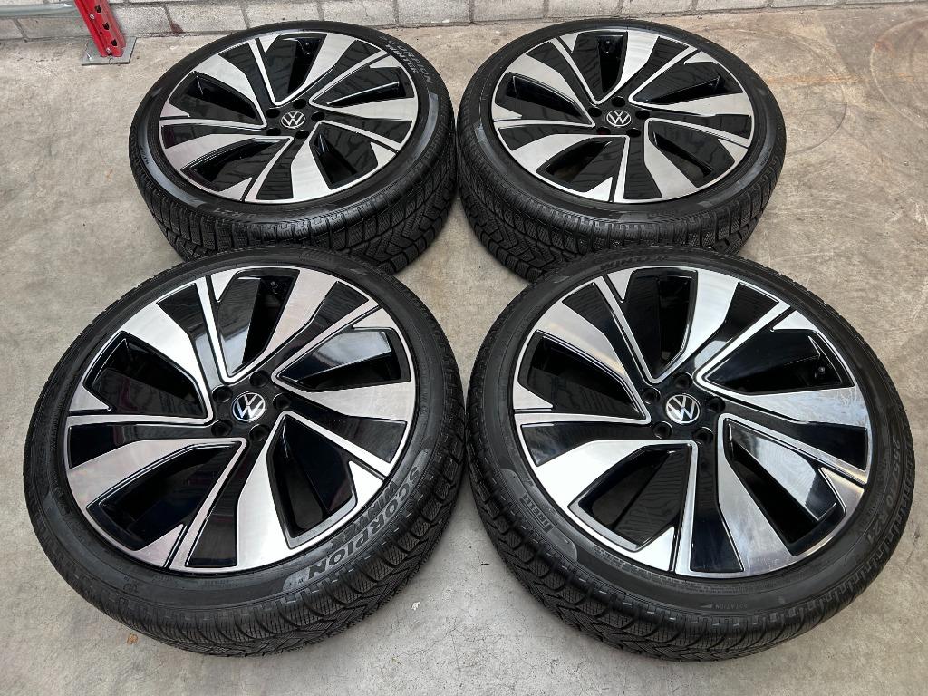 21 inch originele velgen + zomer of winter banden VW Tiguan, Auto-onderdelen, Banden en Velgen, Gebruikt, 255 mm, Banden en Velgen