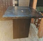 Houten biertafel statafel met opslag voor krat bier, Ophalen, Zo goed als nieuw