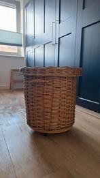 2 Rieten Mand (1 met Wielen), wasmand, speelgoedmand,, Huis en Inrichting, Woonaccessoires | Schalen en Manden, Ophalen, Gebruikt