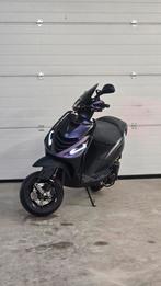 WAARDEPEILING!! Zip 80cc iget, Fietsen en Brommers, Scooters | Piaggio, Ophalen, Zo goed als nieuw, Benzine, Zip