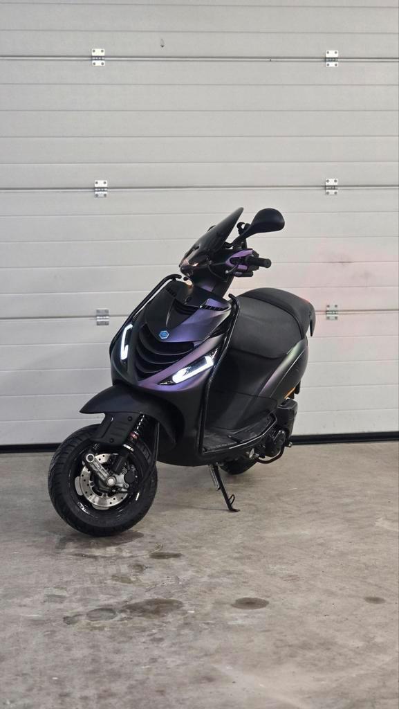 WAARDEPEILING!! Zip 80cc iget, Fietsen en Brommers, Scooters | Piaggio, Zo goed als nieuw, Zip, Benzine, Ophalen