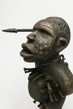 Nkisi Nkondi krachtfiguur – Bakongo – Congo, Antiek en Kunst, Ophalen of Verzenden