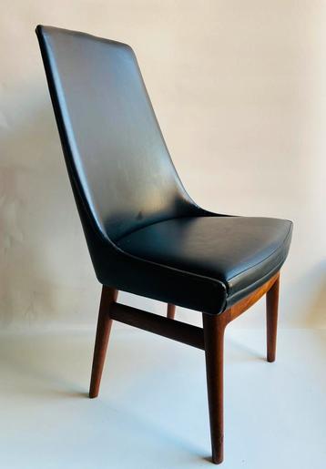 Mid Century teak stoel Scandi , Opknapper beschikbaar voor biedingen
