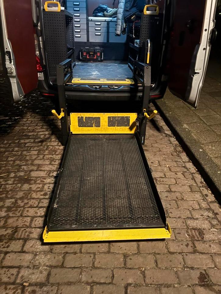 Nette rolstoellift - Perfect voor bus of bestelwagen!, Diversen, Rolstoelen, Gebruikt, Ophalen of Verzenden