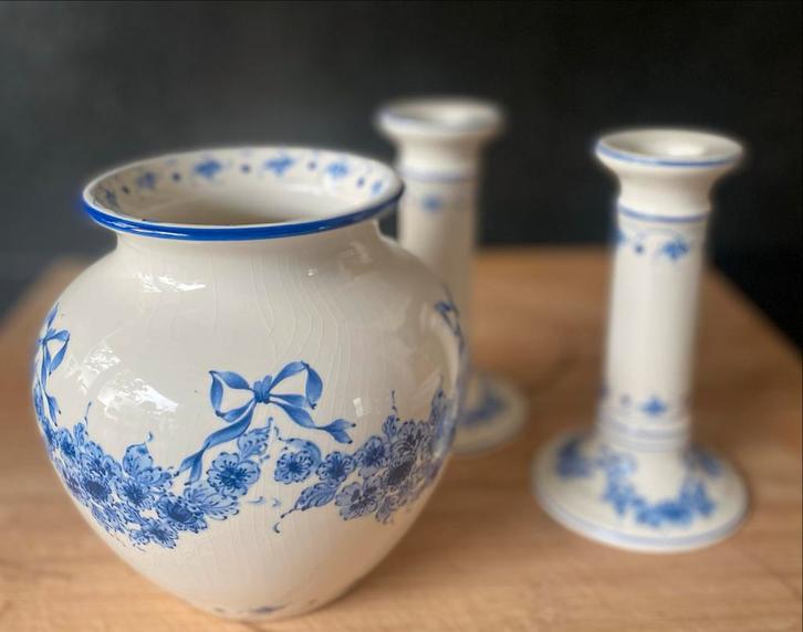 SIA Collection Blue Garland Vaas, Huis en Inrichting, Woonaccessoires | Vazen, Gebruikt, Wit, Minder dan 50 cm, Aardewerk of Porselein