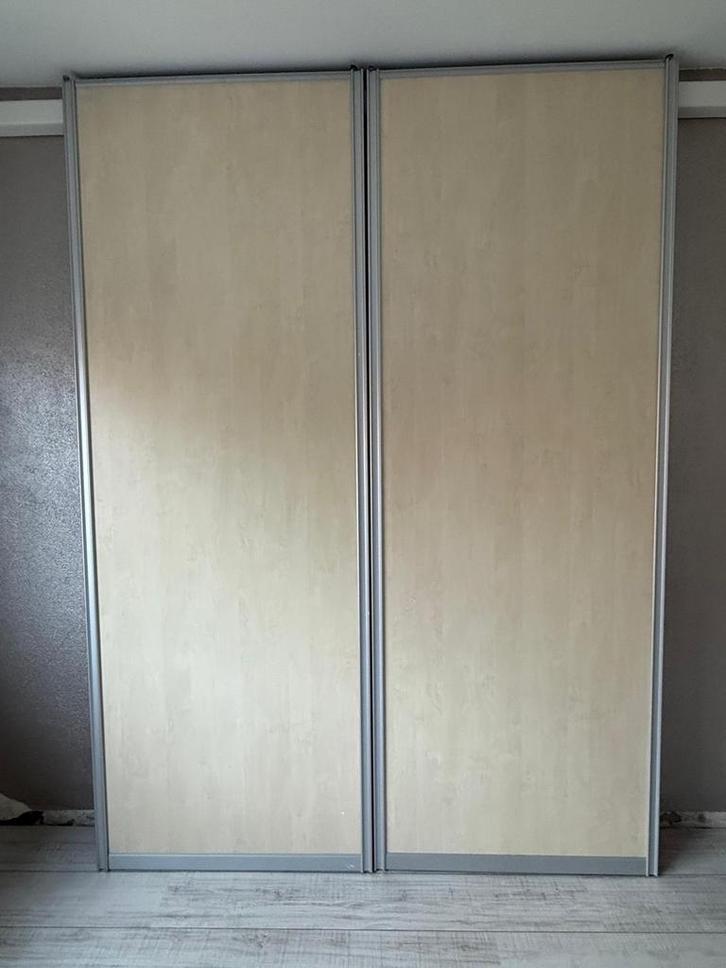 Beige schuifdeuren met rails, Huis en Inrichting, Kasten | Kledingkasten, Gebruikt, 200 cm of meer, 50 tot 100 cm, Minder dan 25 cm