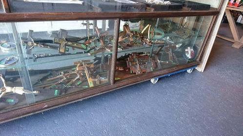 Diverse antieke kruizen met Jezus en andere oude kerk items, Antiek en Kunst, Curiosa en Brocante, Ophalen