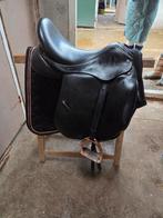 Mooi Km zadel 17.5 inch mw, Dieren en Toebehoren, Paarden en Pony's | Zadels, Ophalen of Verzenden, Gebruikt, Dressuur