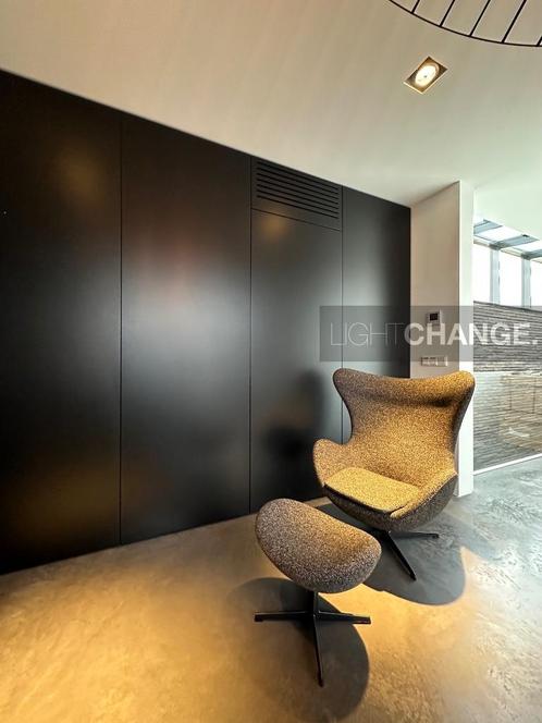 Fritz Hansen EGG Chair + Footstool in stof of leder NIEUW, Huis en Inrichting, Fauteuils, Nieuw, Leer, Metaal, Stof, Ophalen