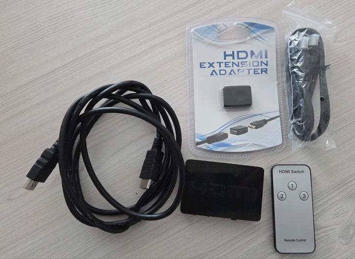 HDMI Switch + Kabels, Audio, Tv en Foto, Audiokabels en Televisiekabels, Gebruikt, HDMI-kabel, Minder dan 2 meter, Ophalen