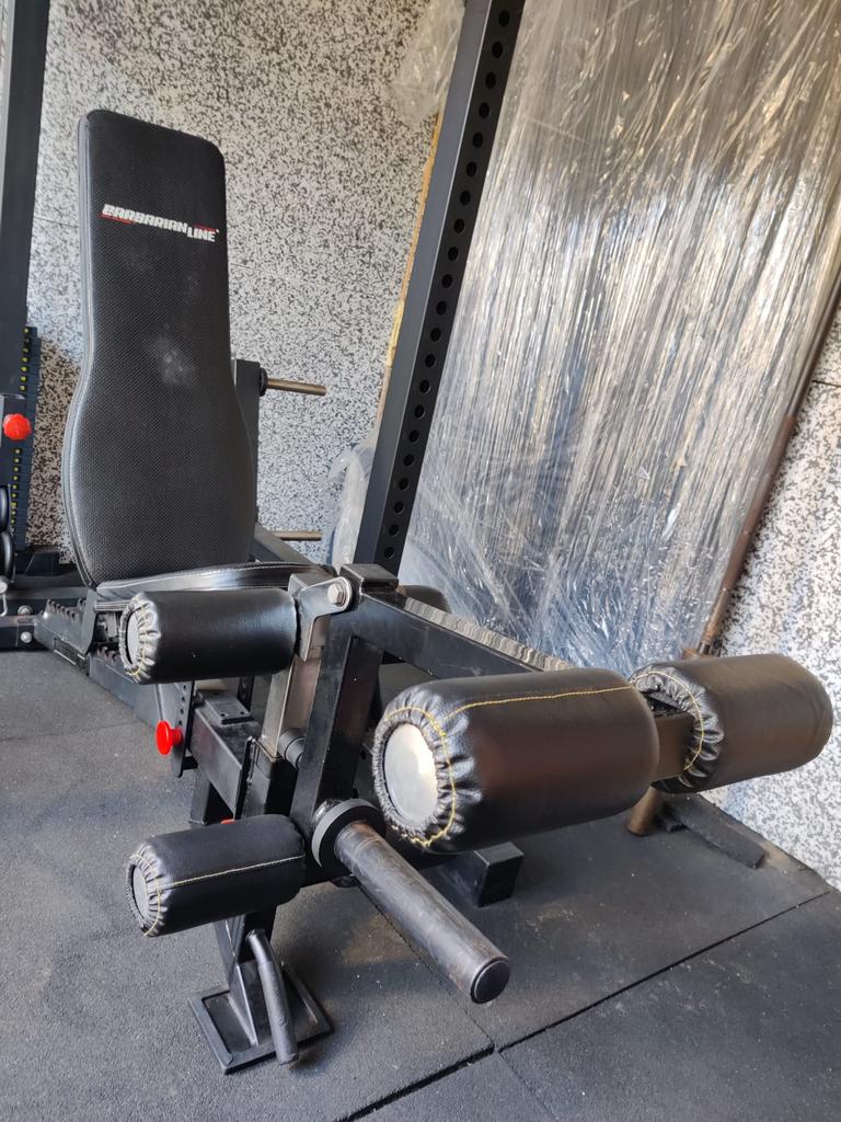 Barbarian Line Verstelbare Bench met Leg Curl/Extension, Sport en Fitness, Ophalen, Gebruikt, Barbarian, Barbarian