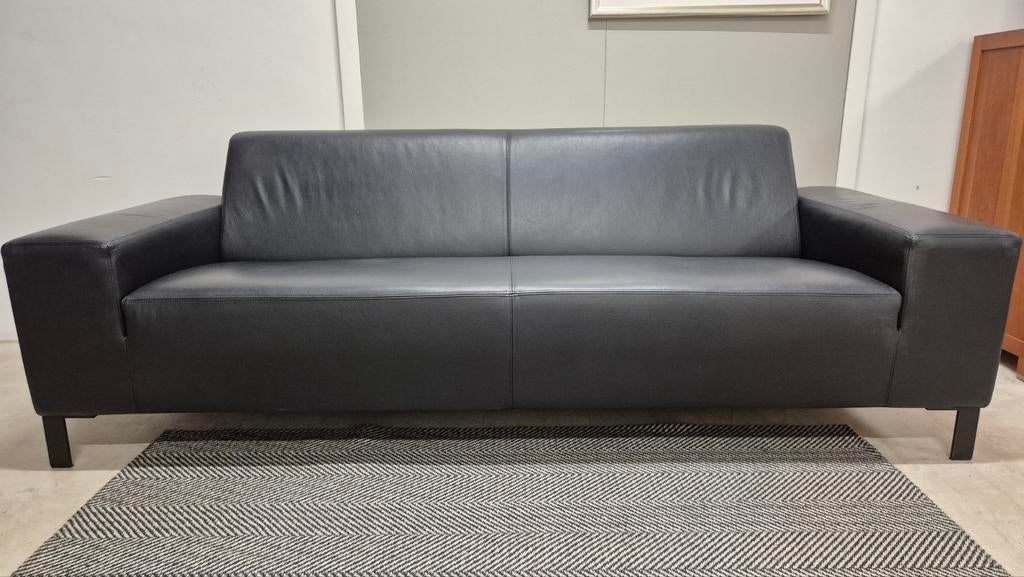 Zwarte leren Gelderland 6511 top design bank in nieuwstaat!!, Modern design, Gelderland 6511, zwart leer 3 zits, Driepersoons