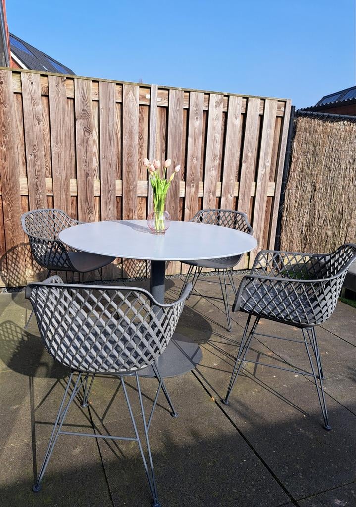 Intratuin grijze ronde tafel en 4 stoelen, Tuin en Terras, Tuinsets en Loungesets, Ophalen, Gebruikt, Tuinset, Overige materialen