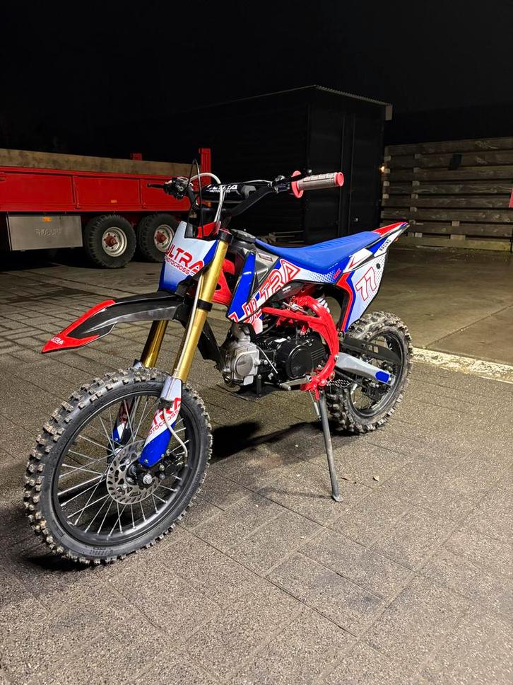 Ultra 125cc crossbrommer, Fietsen en Brommers, Brommers | Crossbrommers, Zo goed als nieuw, Overige merken, Ophalen