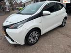 Toyota Aygo 1.0 VVT-i x-cite AIRCO LED 98000 KM O.H BOEKJES, Voorwielaandrijving, Gebruikt, Euro 6, 4 stoelen