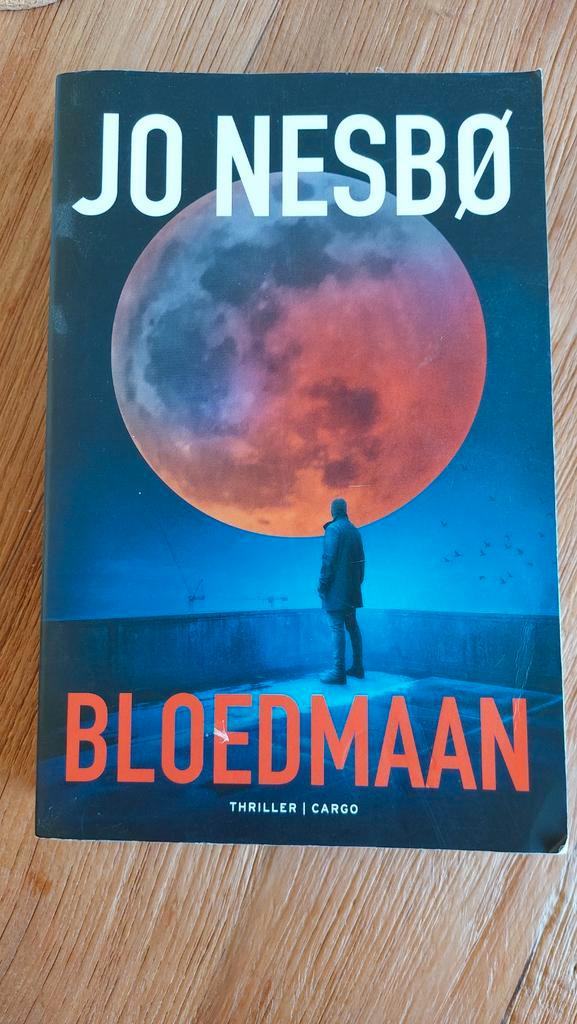 Jo Nesbø - Bloedmaan (Thriller), Boeken, Thrillers, Gelezen, Scandinavië, Ophalen of Verzenden