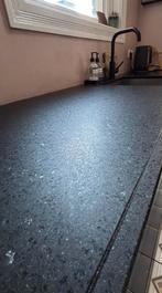 Gebruikte keuken met natuursteen blad en vaatwasser, Gebruikt, Zwart, Graniet of Steen, Enkelwandige keuken