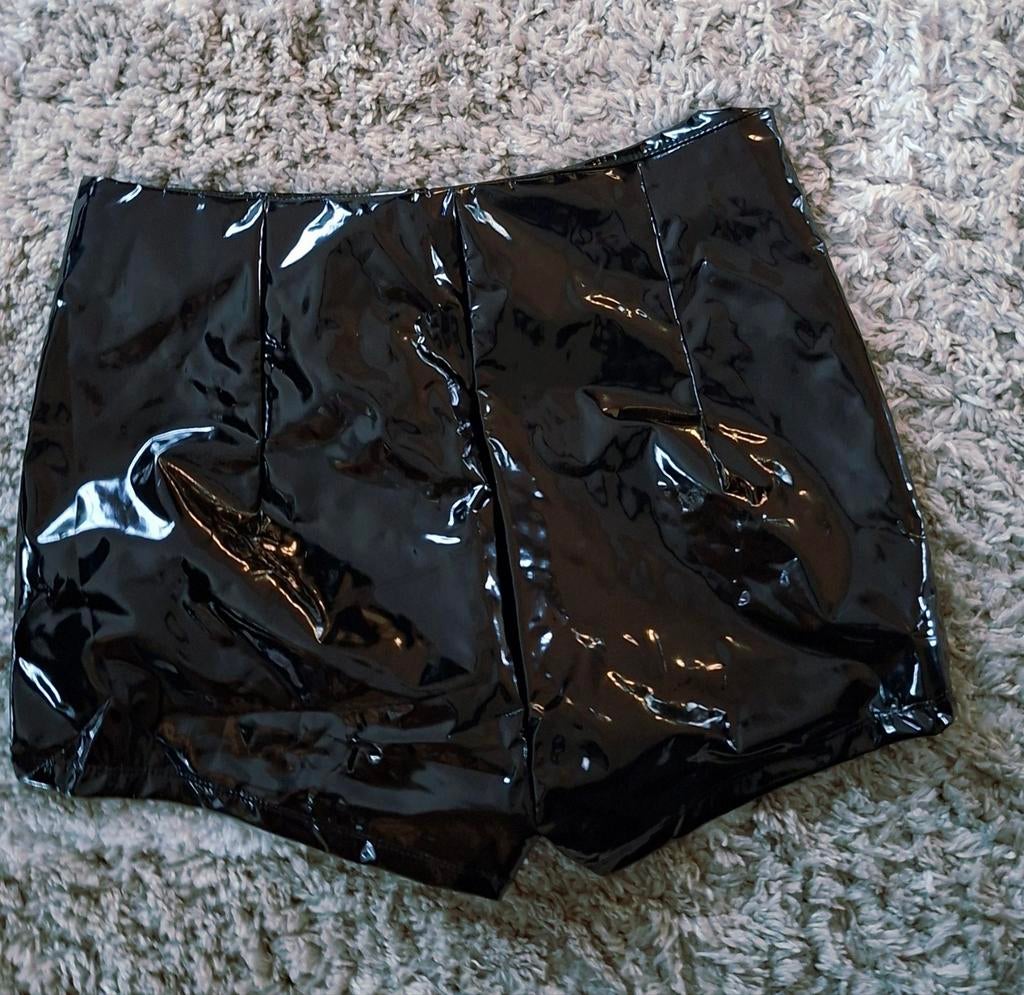 Zwart pu dames lak broekje ( nieuw) maat M/L, Kleding | Dames, Broeken en Pantalons, Maat 38/40 (M), Kort, Verzenden, Zwart