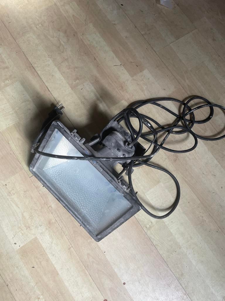 Gebruikte bouwlamp / breedstraler, Doe-het-zelf en Verbouw, Bouwverlichting, Gebruikt, Lamp met armatuur, 200 tot 500 watt, Ophalen of Verzenden