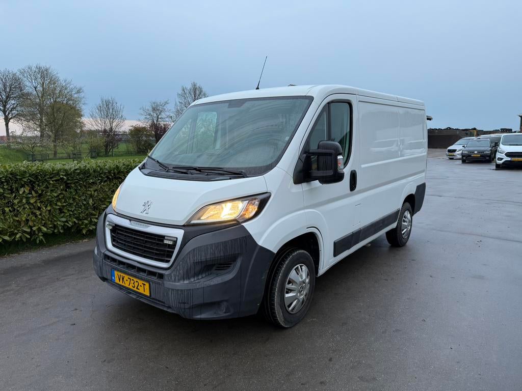 Peugeot Boxer L1h1 130PK * Airco * Standkachel * Trekhaak, Auto's, Bestelauto's, Euro 5, Zwart, 4 cilinders, Wit