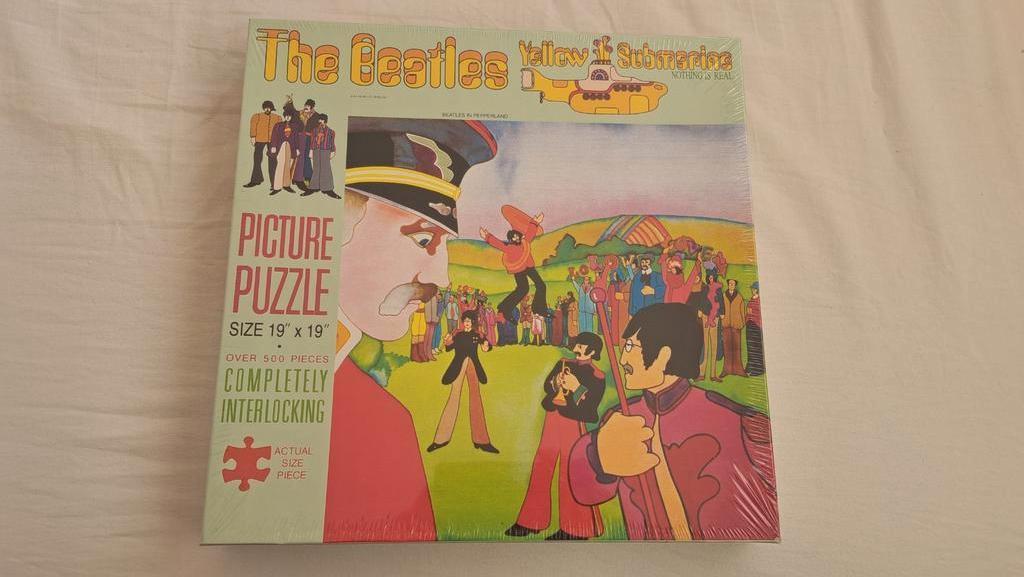 Beatles /Lennon puzzels, boek en houten Abbey Road paneel, Verzamelen, Ophalen of Verzenden, Nieuw, Boek, Tijdschrift of Artikel