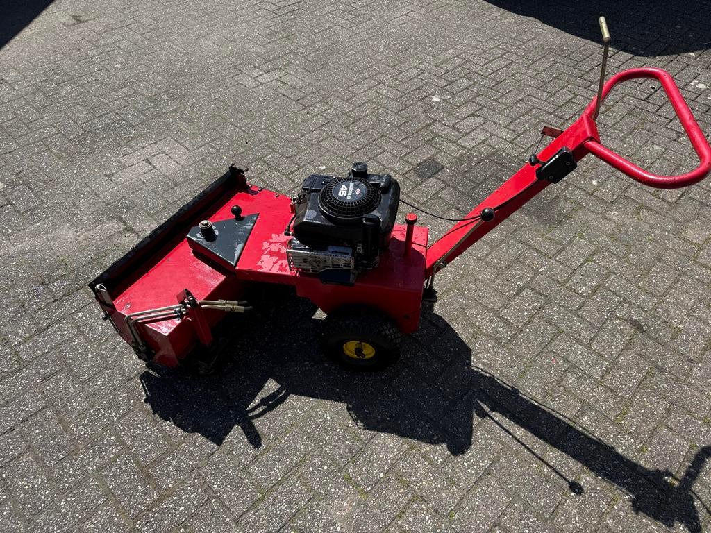 Veegbezem 70 cm breed met benzinemotor, Ophalen, Gebruikt
