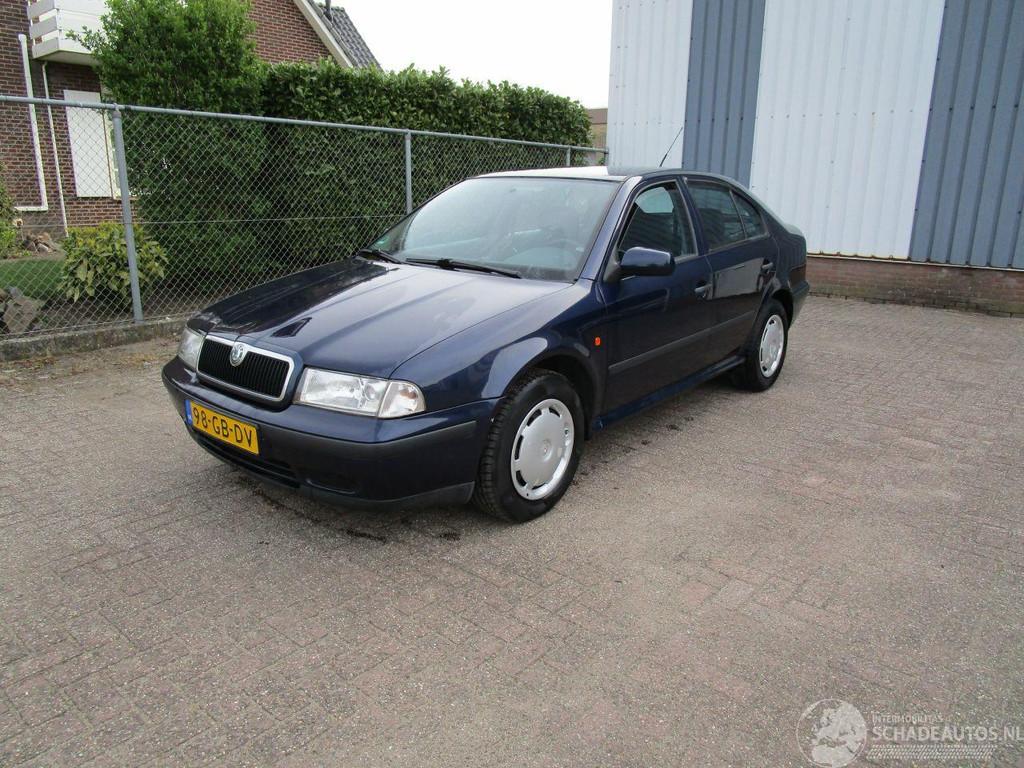 Skoda Octavia 1.6 Airco Radio/CD (bj 2000), Auto diversen, Overige carrosserieën, Blauw, Handgeschakeld, Skoda