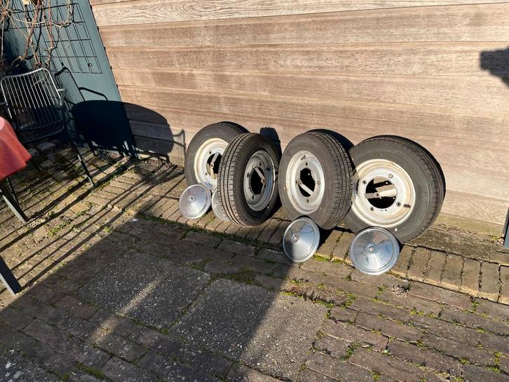 Nieuwe banden, velgen en wieldoppen voor Fiat 500 oldtimer, Auto-onderdelen, Banden en Velgen, Banden en Velgen, Zomerbanden, Overige maten