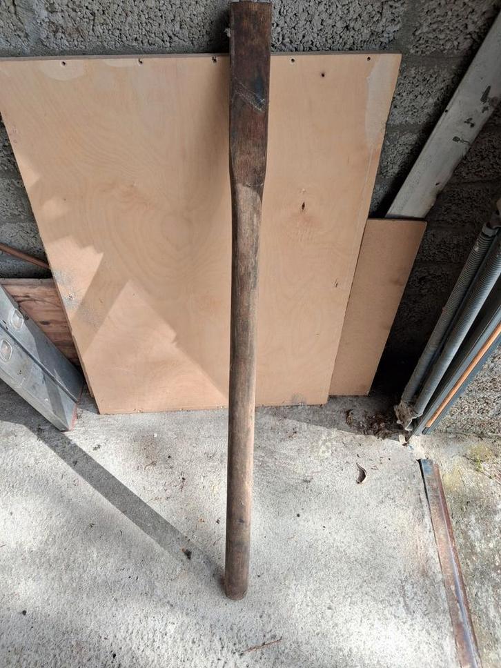 Oude houten steel voor hakbijl, Doe-het-zelf en Verbouw, Gereedschap | Handgereedschap, Gebruikt, Ophalen of Verzenden