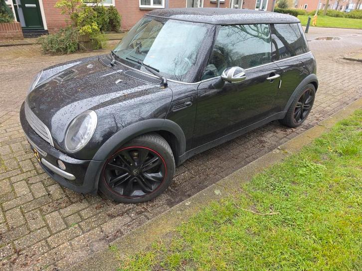 Mini 1.6 16V Cooper 2004 Zwart, Auto's, Mini, Particulier, Cooper, Benzine, D, Hatchback, Handgeschakeld, Geïmporteerd, Zwart