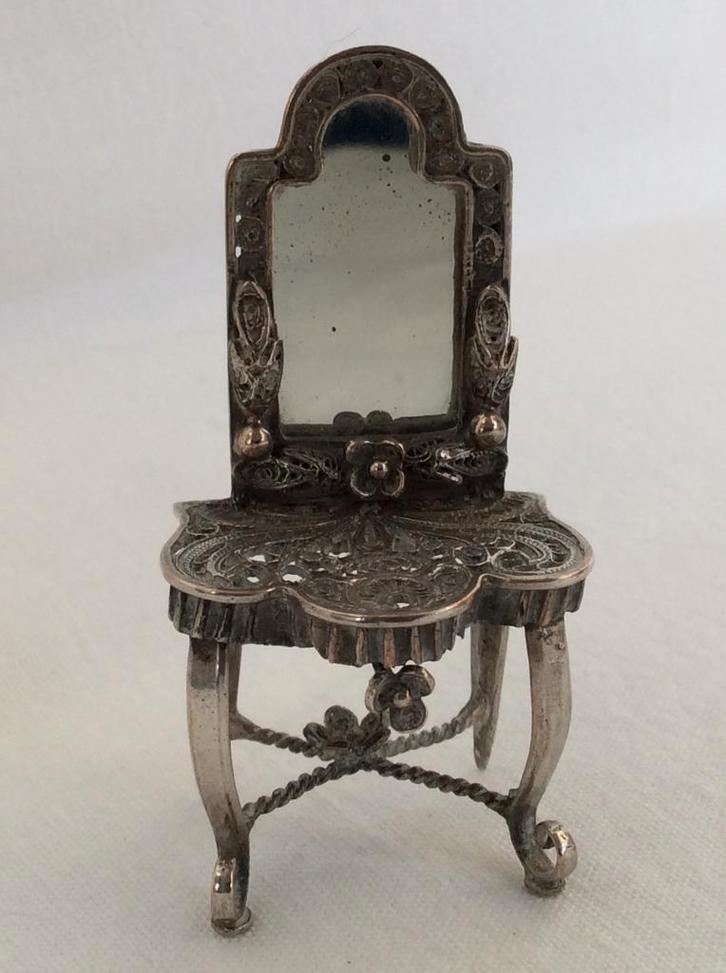 Zilveren miniatuur filigrain kaptafel, Antiek en Kunst, Antiek | Goud en Zilver, Zilver, Verzenden