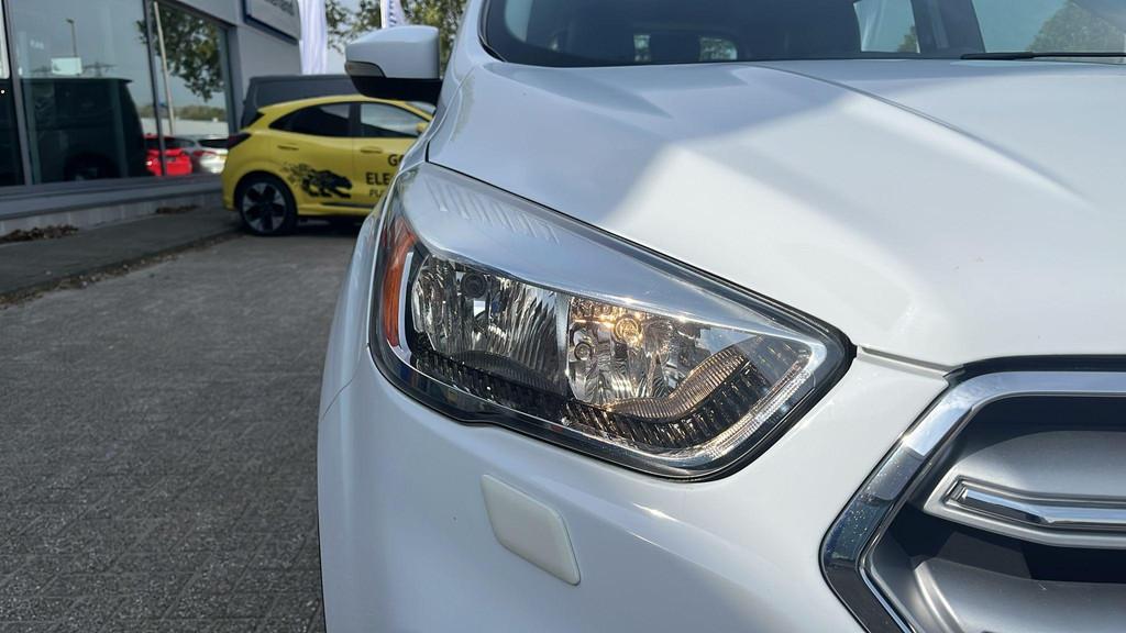 Ford Kuga 1.5 EcoBoost Titanium 182pk | Trekhaak | Winterpac, Auto's, Automaat, 4 cilinders, Lichtsensor, Wit