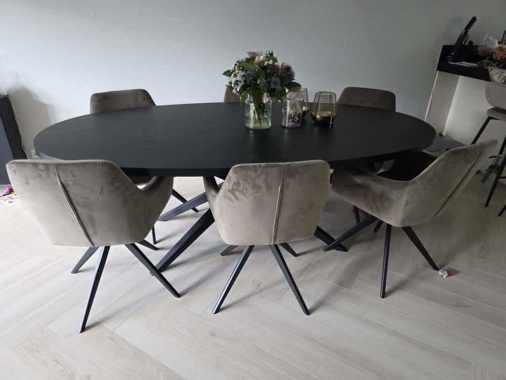 Volledige eethoek - zwarte tafel en 6 taupekleurige stoelen, Huis en Inrichting, Ophalen, 100 tot 150 cm, Modern, Scandinavisch