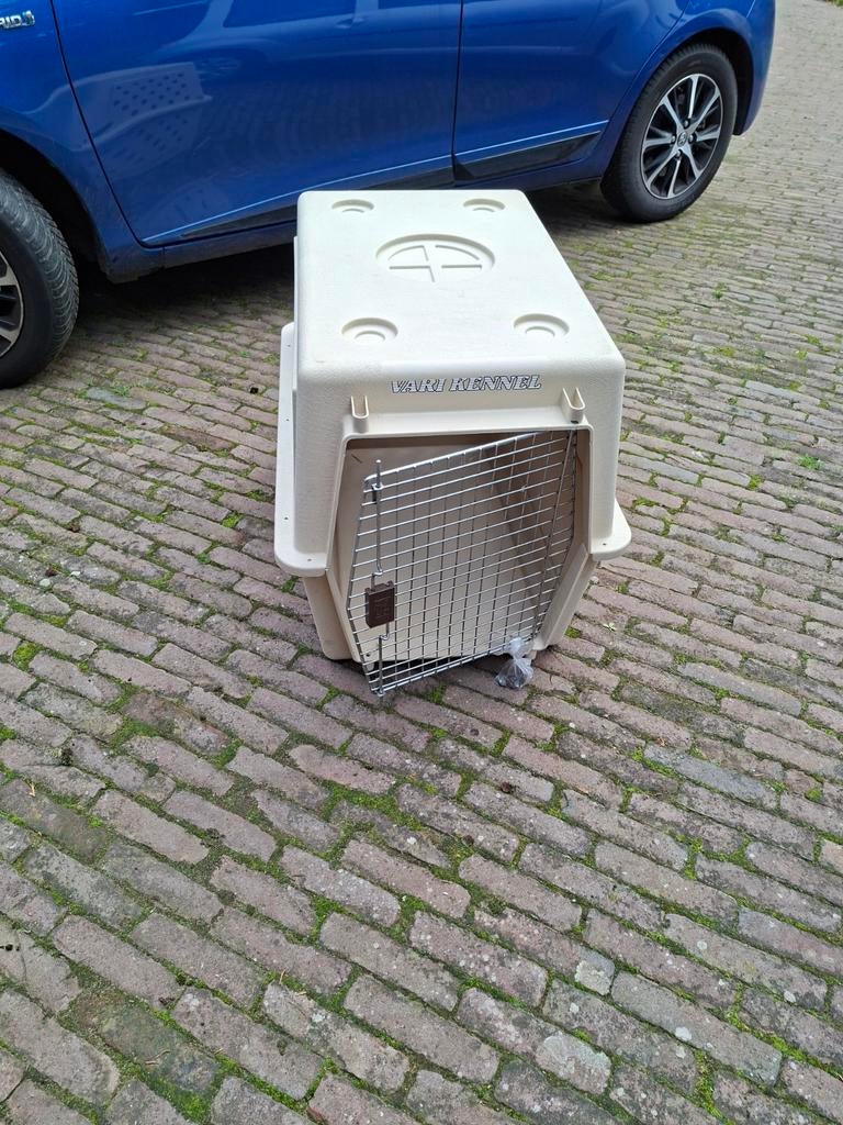 KUNSTOF BENCH / reisbox Vari kennel, Ophalen