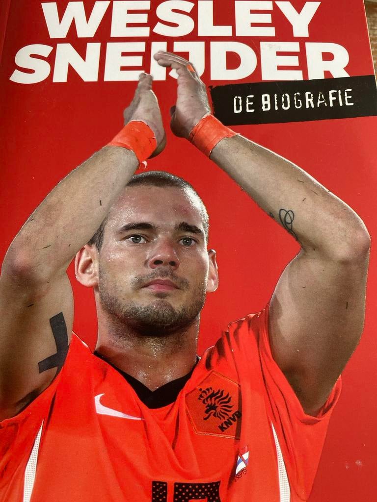Wesley Sneijder - De Biografie, Ophalen of Verzenden, Gelezen, Overige sporten