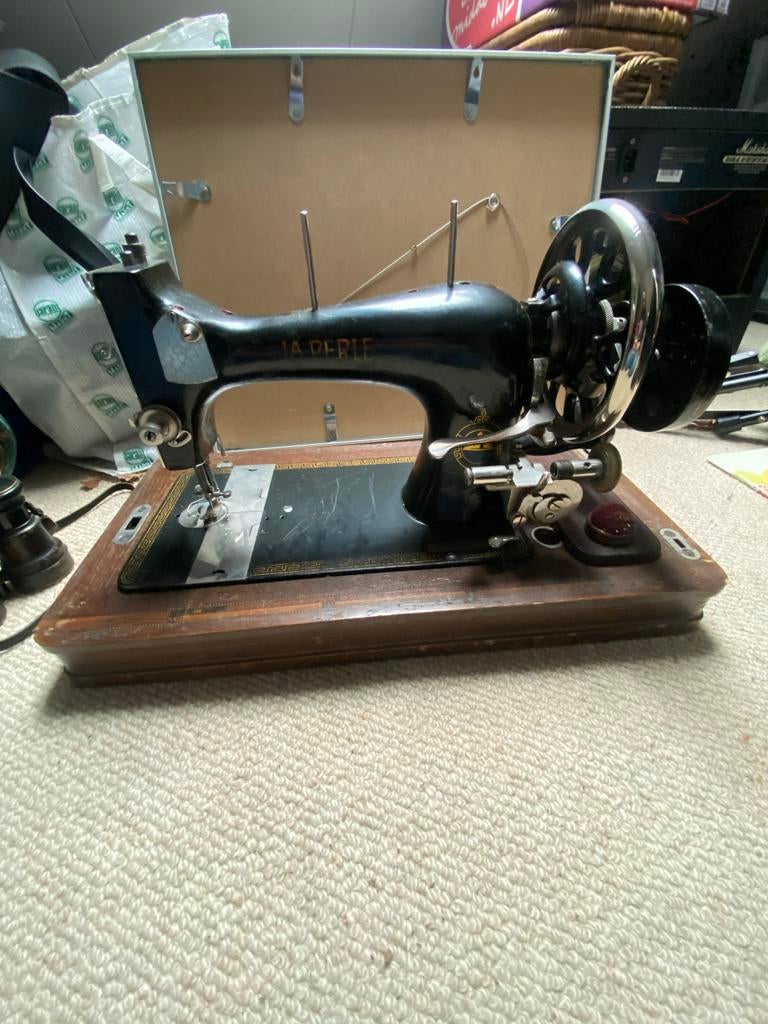 Antieke La Perle Naaimachine met Houten Koffer, Antiek en Kunst, Ophalen of Verzenden