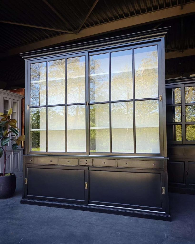 Chique zwarte notariskast | Hoge Buffetkast #4643, Niet ingevuld, Met deur(en), 200 cm of meer, Niet ingevuld