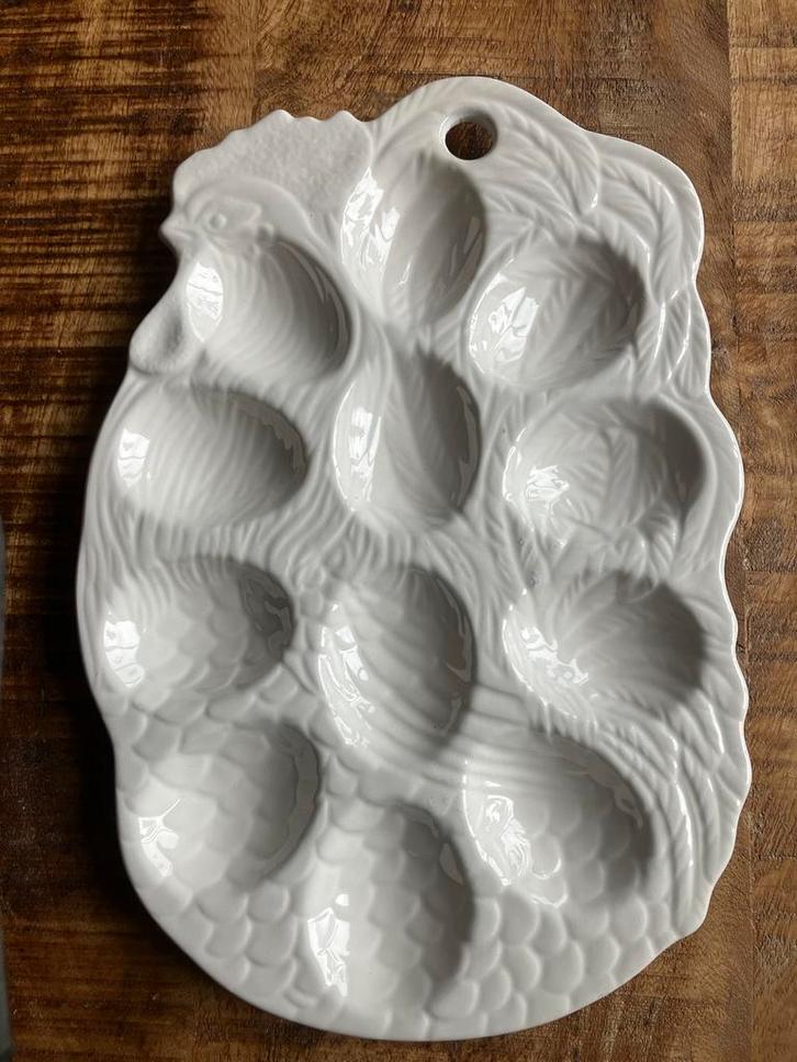 Witte Keramische Eierhouder / Eierrekje, eierenbordje, Huis en Inrichting, Keuken | Servies, Zo goed als nieuw, Overige typen