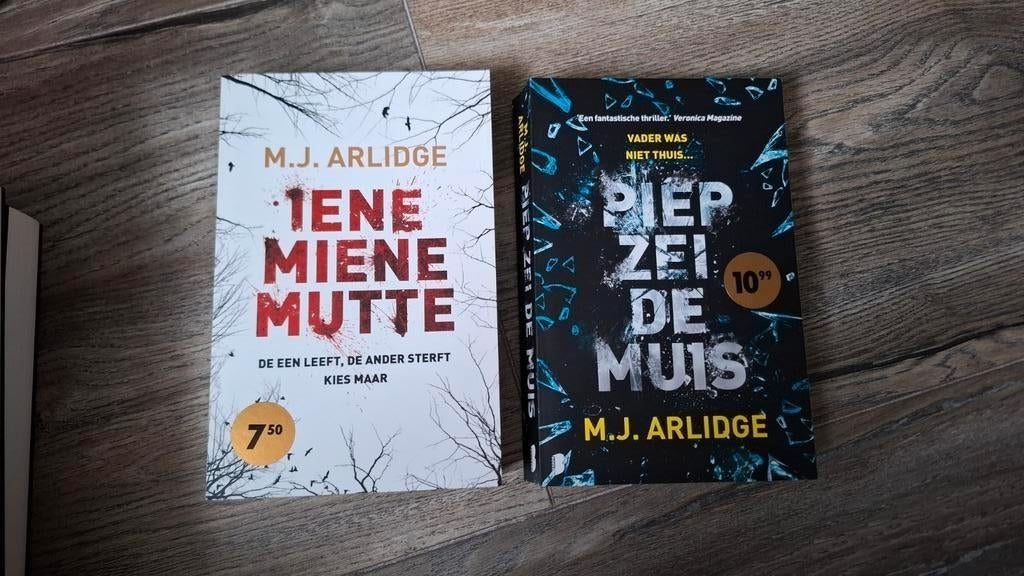 M.J. Arlidge - Tene Miene Mutte & Piep zei de Muis, Boeken, Ophalen of Verzenden, Zo goed als nieuw, M.J. Arlidge, Nederland