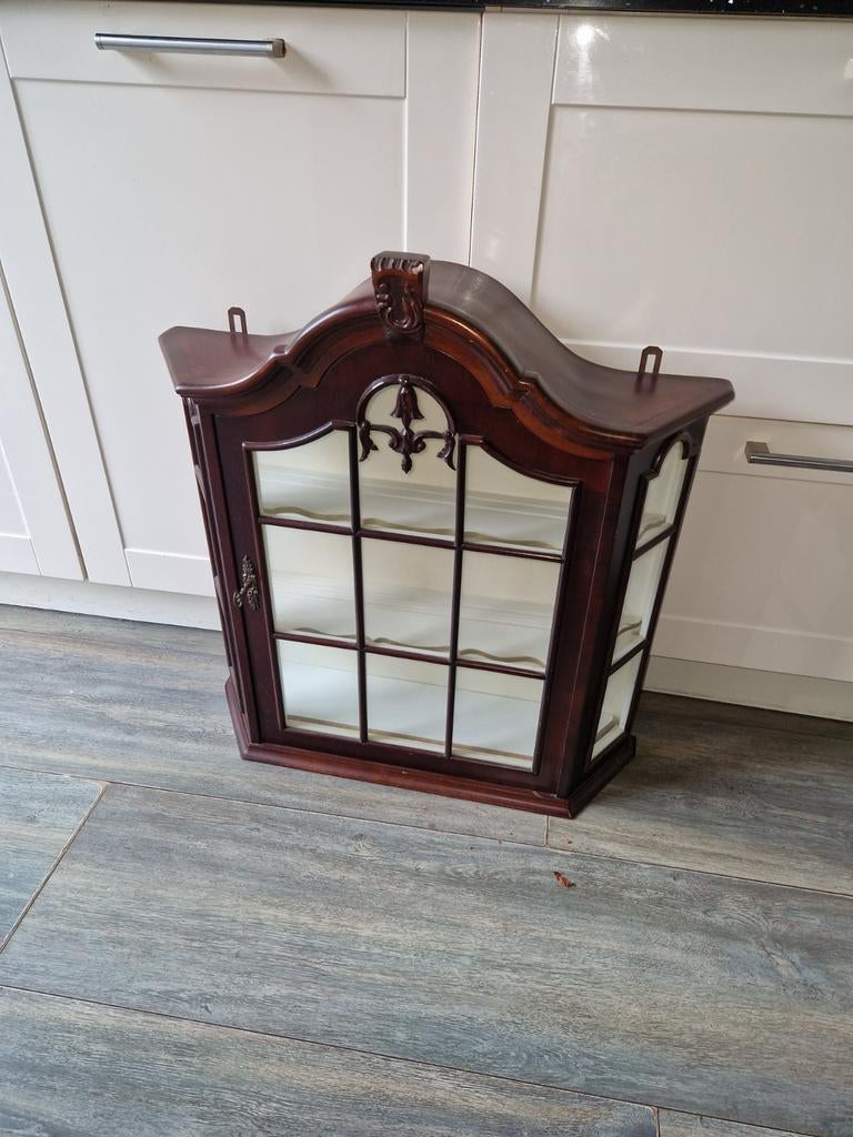 Notenhout vitrinekast, Ophalen, 25 tot 50 cm, 50 tot 100 cm, Minder dan 100 cm