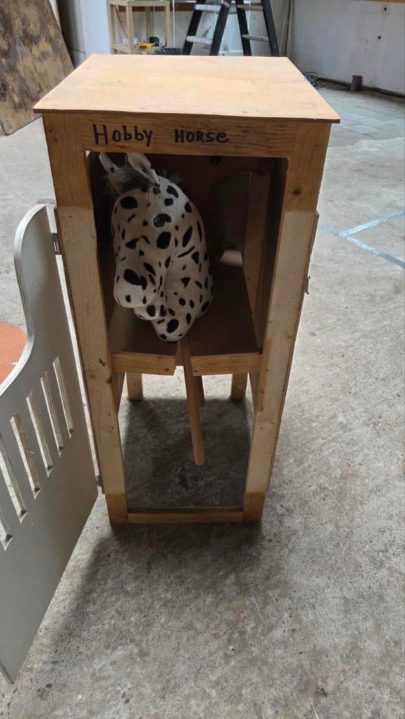 Hobby Horse Stal voor 2 Paarden - Handgemaakt Hout, Ophalen