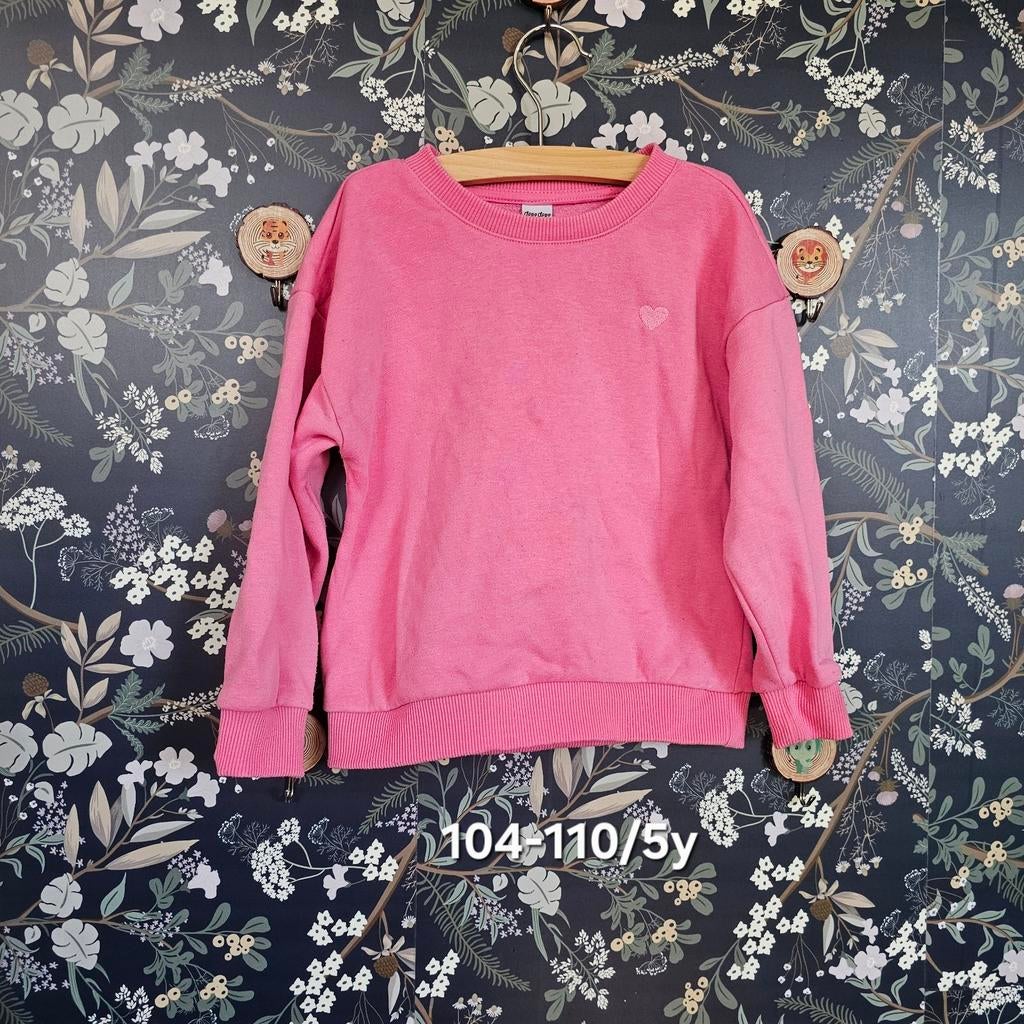 Roze sweater met hartje, maat 104-110 (5 jaar), Kinderen en Baby's, Kinderkleding | Maat 104, Gebruikt, Meisje, Trui of Vest, Ophalen of Verzenden