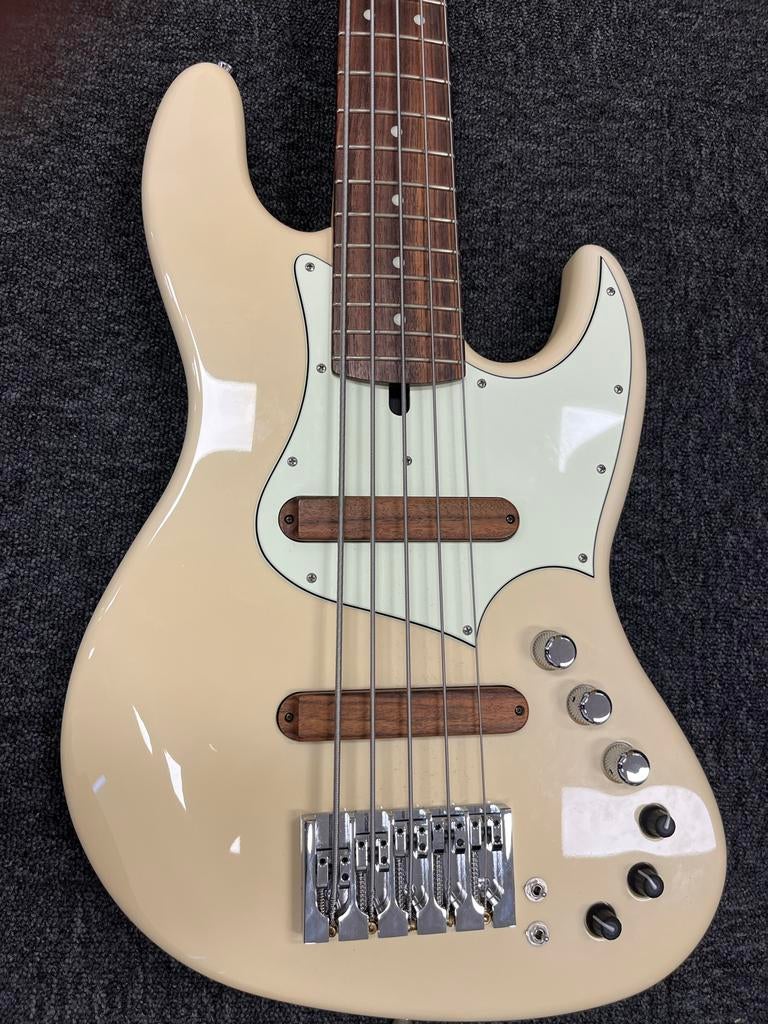Xotic XJ-1T 5-snarige basgitaar - Vintage White, Muziek en Instrumenten, Ophalen of Verzenden, Gebruikt, Elektrisch, 5-snarig