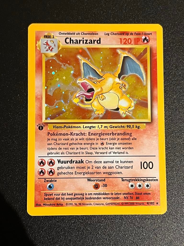 Charizard First Edition Base Set NL 4/102 - Uitstekende cond, Verzenden, Zo goed als nieuw, Losse kaart, Foil