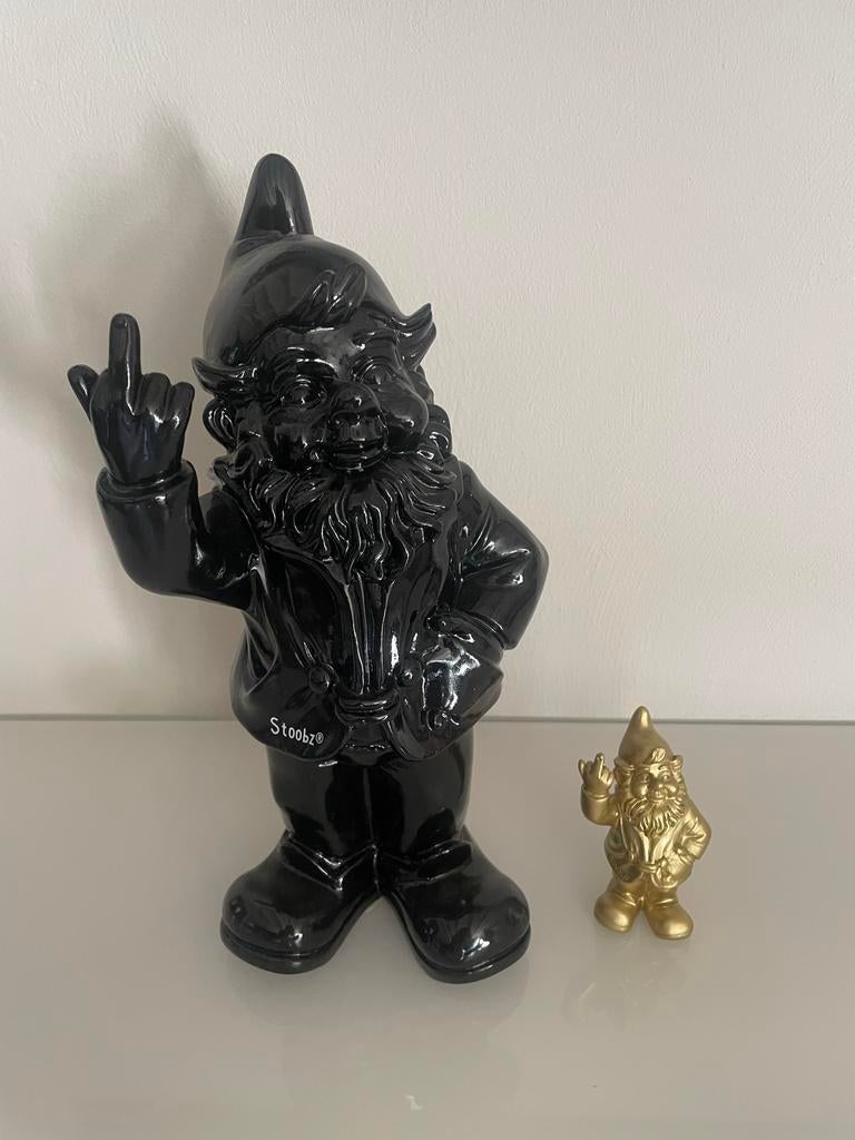 Stoobz tuinkabouter met middelvinger, Gebruikt, Meerkleurig, Overige materialen, Overige stijlen