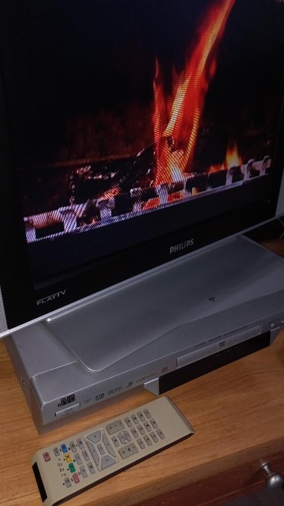 DVD speler JVC en Philips TV met afstandsbediening zie foto, JVC, Draagbaar, Zo goed als nieuw, Ophalen